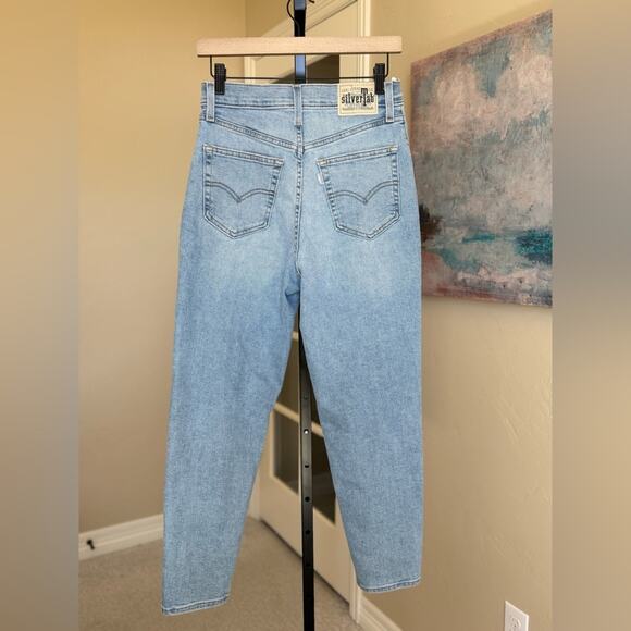 New Levi Silver Tab Mom Jeans Women’s size 27 Light Wash Denim Distressed - Picture 4 of 8